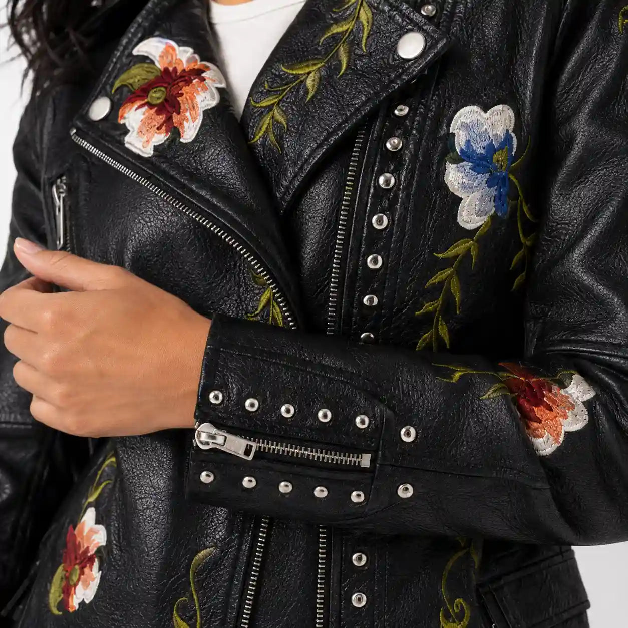 Chamarra Biker Floral Bordada
